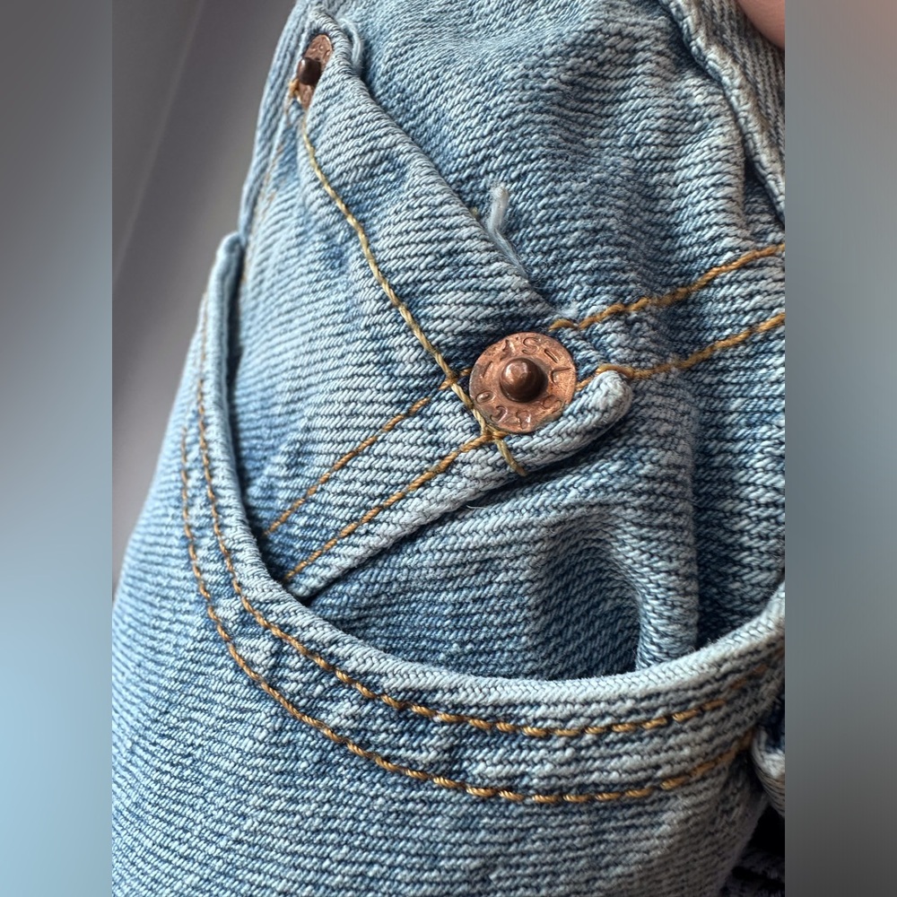 Vintage Y2K High Rise Levi’s Jeans - Picture 11 of 12